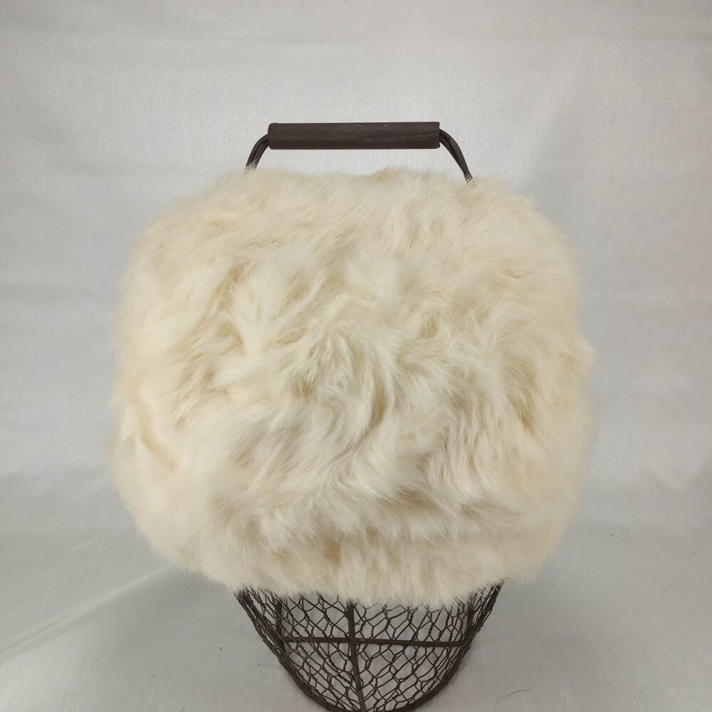1940s Vintage Fur Muff in Winter White - Picture 2 of 5